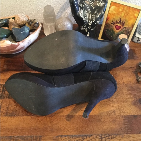 BOOTIES, dressy, size 9 - Picture 3 of 3